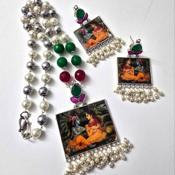 Vintage Jewelry - ‘Symbol of Love’ Radha Krishna Pearl Elegance Handcrafted Necklace Set